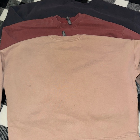 Vuori Restore Cropped Crew neck Sweatshirt Bundle ~ Size Smalll ~ - Picture 3 of 4